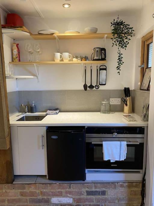 Cosy 1 Bedroom Country Lodge With Free Parking Watlington  Екстериор снимка