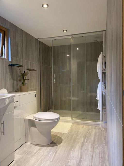 Cosy 1 Bedroom Country Lodge With Free Parking Watlington  Екстериор снимка