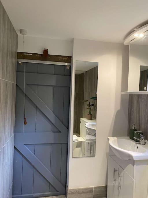Cosy 1 Bedroom Country Lodge With Free Parking Watlington  Екстериор снимка